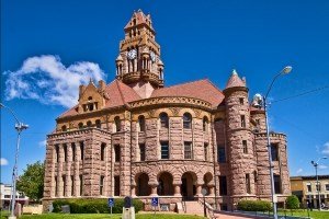 Avian Averting System client installation picture Wise County Courthouse in Texas